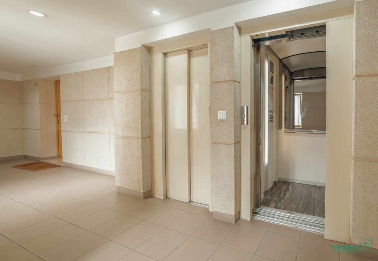 Apartamento em Porto - DOWNTOWN TRINDADE WITH TERRACE by VACATIONY
