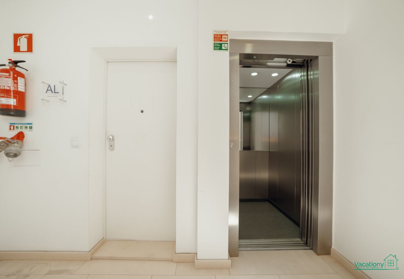 Apartamento em Porto - DOWNTOWN BRIGHT & BALCONY APARTMENT by VACATIONY