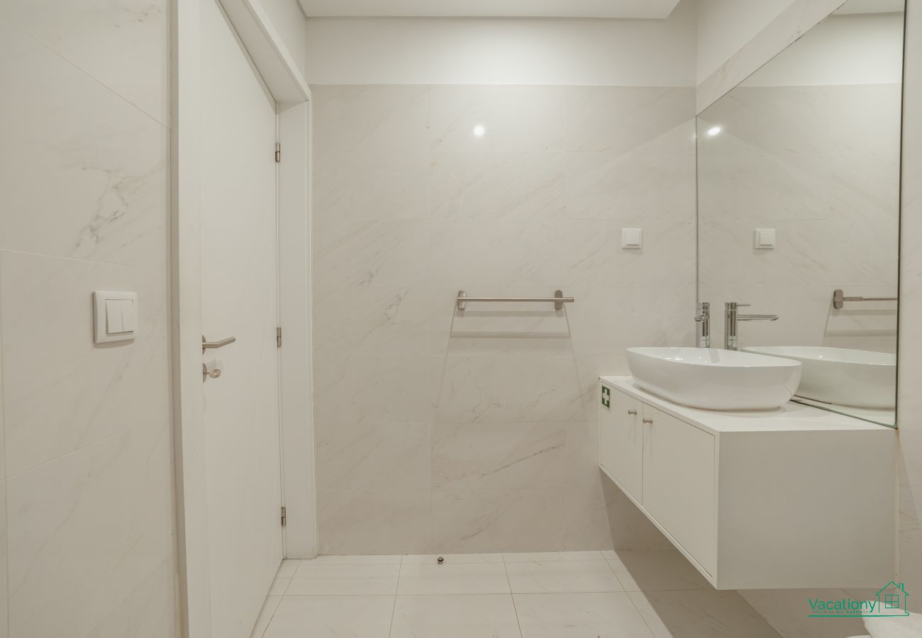 Apartamento em Porto - DOWNTOWN BRIGHT & BALCONY APARTMENT by VACATIONY