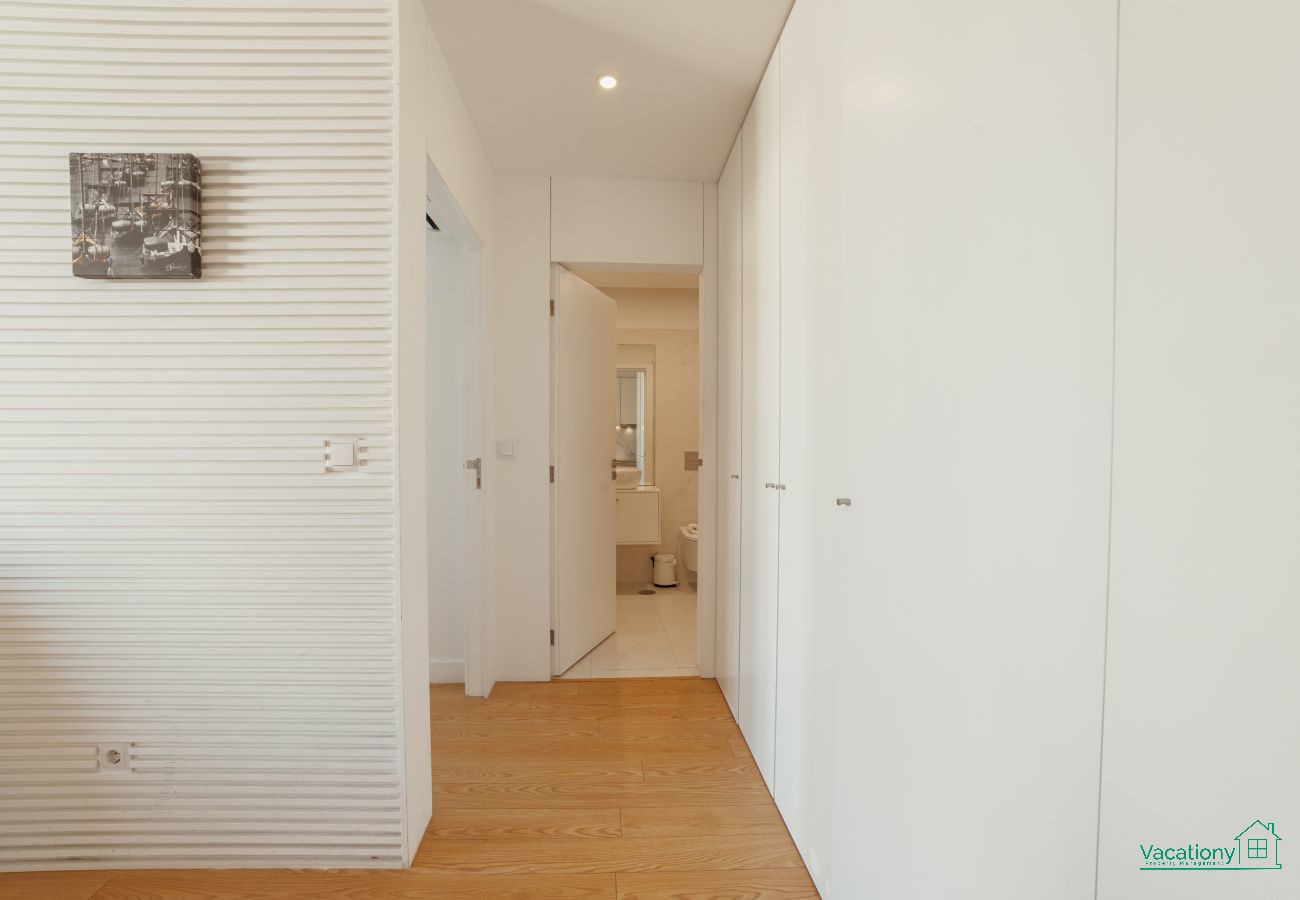 Apartamento em Porto - DOWNTOWN BRIGHT & BALCONY APARTMENT by VACATIONY