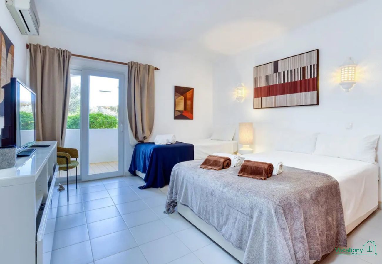 Casa geminada em Lagoa - CARVOEIRO POOL HOUSE by VACATIONY