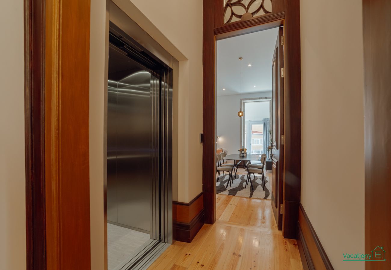 Apartamento em Porto - DOWNTOWN GOLD BOLHÃO B WITH TERRACE by VACATIONY