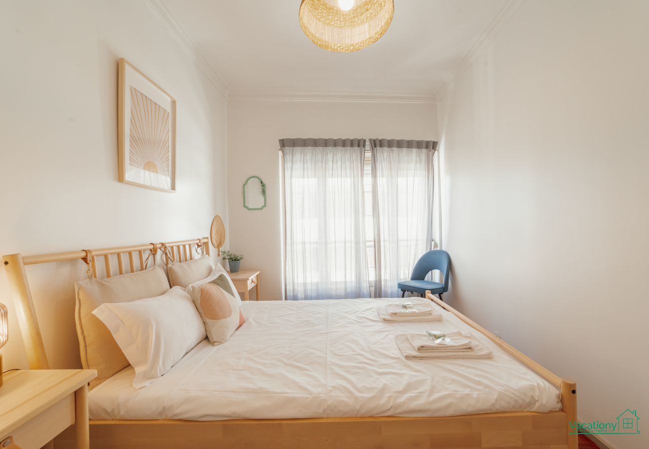 Apartamento em Porto - SANTA CATARINA FLAT 2BD with BALCONY by VACATIONY