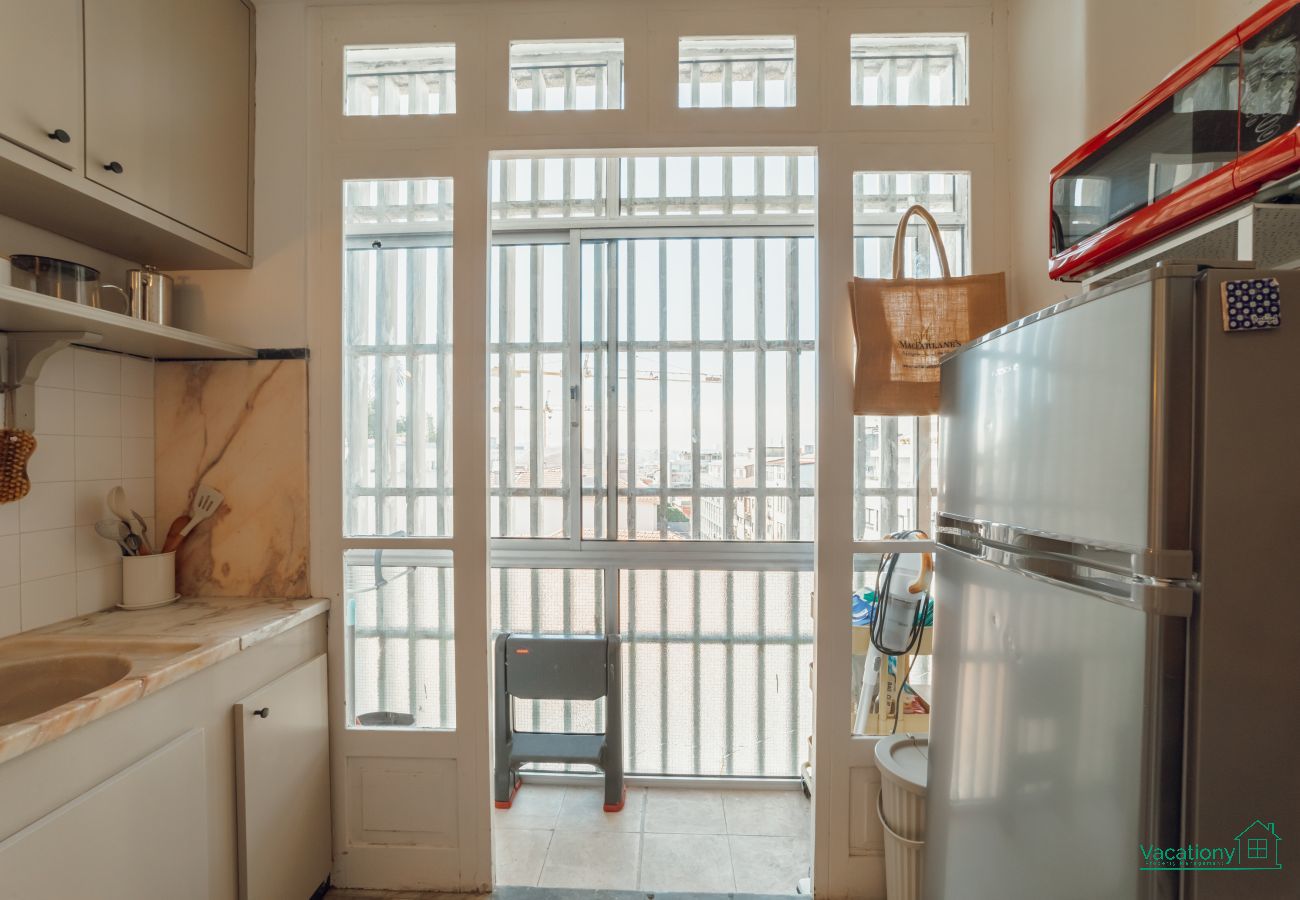 Apartamento em Porto - SANTA CATARINA FLAT 2BD with BALCONY by VACATIONY