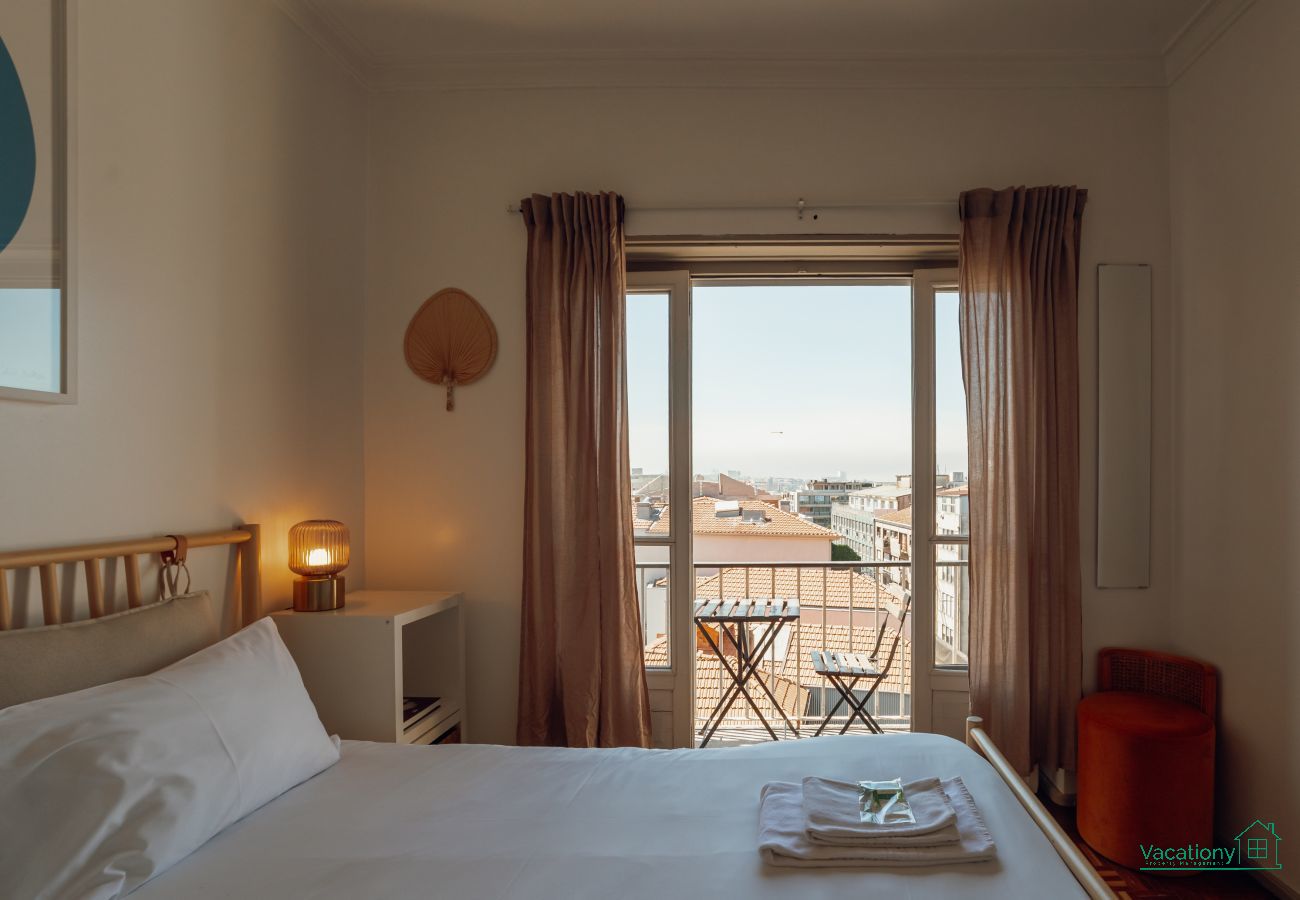 Apartamento em Porto - SANTA CATARINA FLAT 2BD with BALCONY by VACATIONY