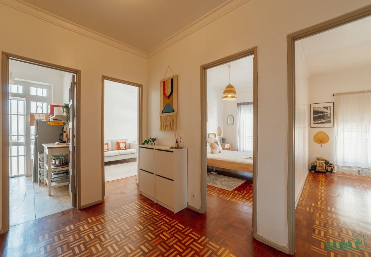 Apartamento em Porto - SANTA CATARINA FLAT 2BD with BALCONY by VACATIONY