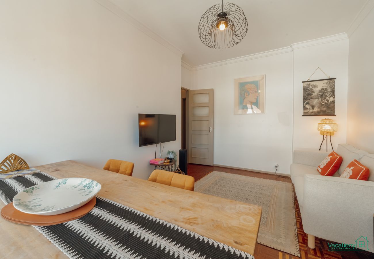 Apartamento em Porto - SANTA CATARINA FLAT 2BD with BALCONY by VACATIONY