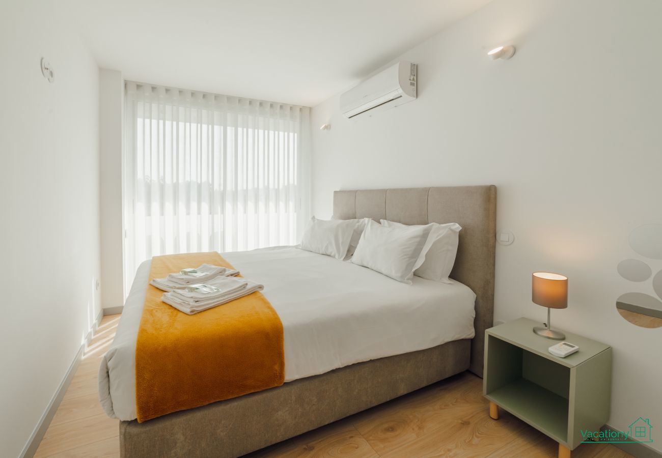 Apartamento em Porto - AMAZING RIVERVIEW APARTMENT w/ POOL by VACATIONY