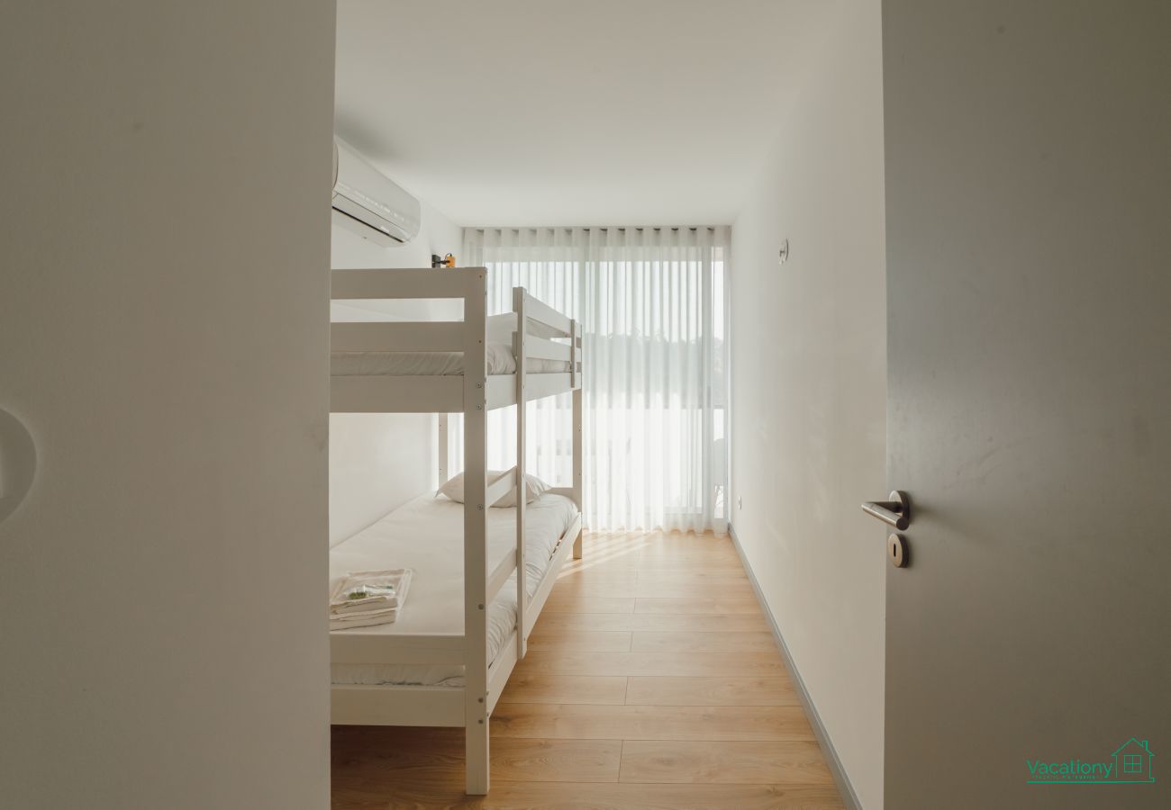 Apartamento em Porto - AMAZING RIVERVIEW APARTMENT w/ POOL by VACATIONY