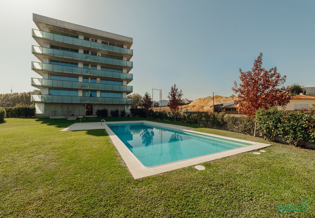 Apartamento em Porto - AMAZING RIVERVIEW APARTMENT w/ POOL by VACATIONY
