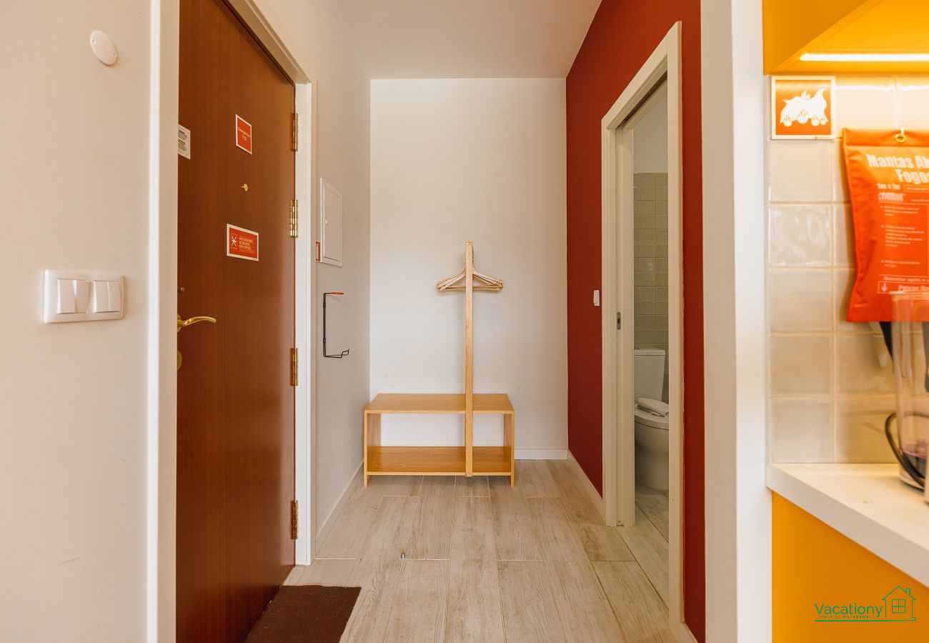 Estúdio em Porto - COLORFUL STUDIO 1 MUNICIPAL POOL by VACATIONY