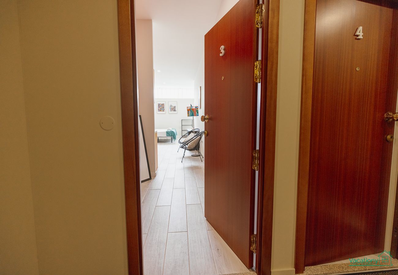 Estúdio em Porto - COLORFUL STUDIO 3 MUNICIPAL POOL by VACATIONY