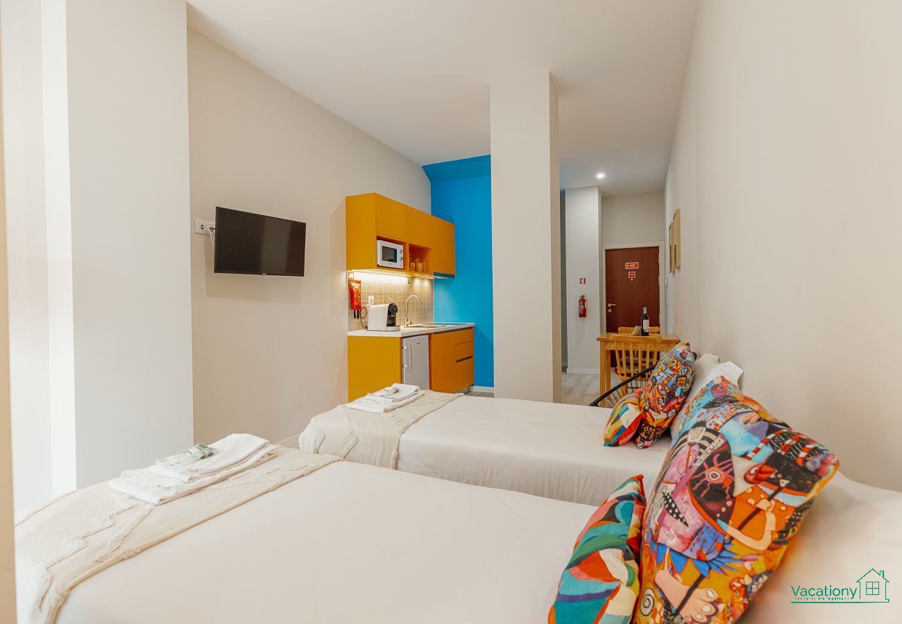 Estúdio em Porto - COLORFUL STUDIO 4 MUNICIPAL POOL by VACATIONY