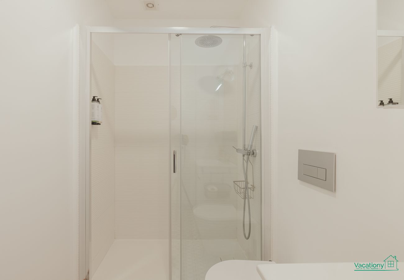 Apartamento em Vila Nova de Gaia - BRIDGE & POOL RETREAT by VACATIONY