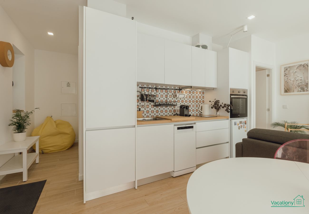 Apartamento em Vila Nova de Gaia - BRIDGE & POOL RETREAT by VACATIONY