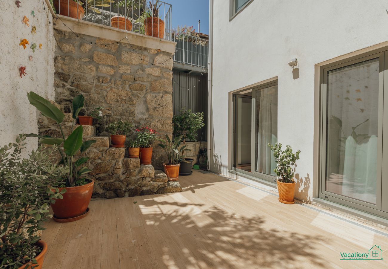 Apartamento em Vila Nova de Gaia - BRIDGE & POOL RETREAT by VACATIONY