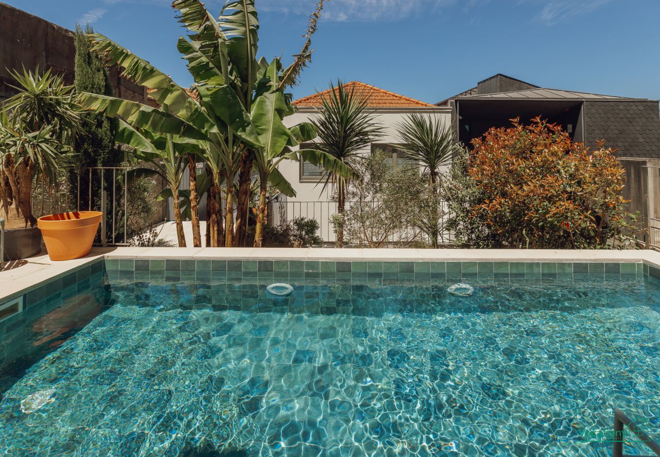 Apartamento em Vila Nova de Gaia - BRIDGE & POOL RETREAT by VACATIONY
