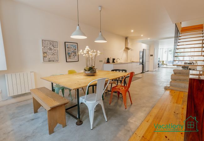 Apartment in Porto - URBAN REFUGE 4BD by VACATIONY