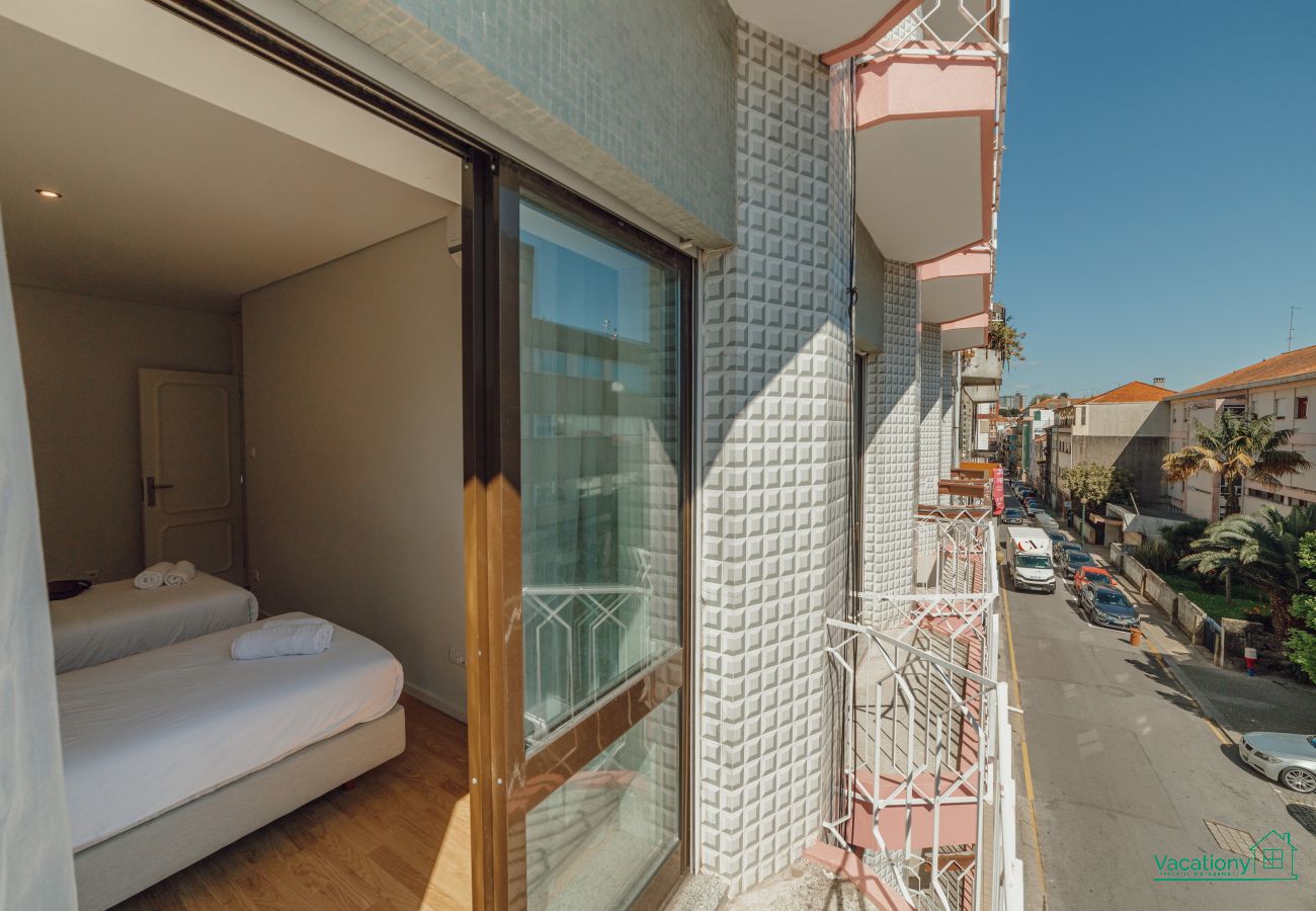 Apartment in Porto - DOWNTOWN DESIGN WITH BALCONY