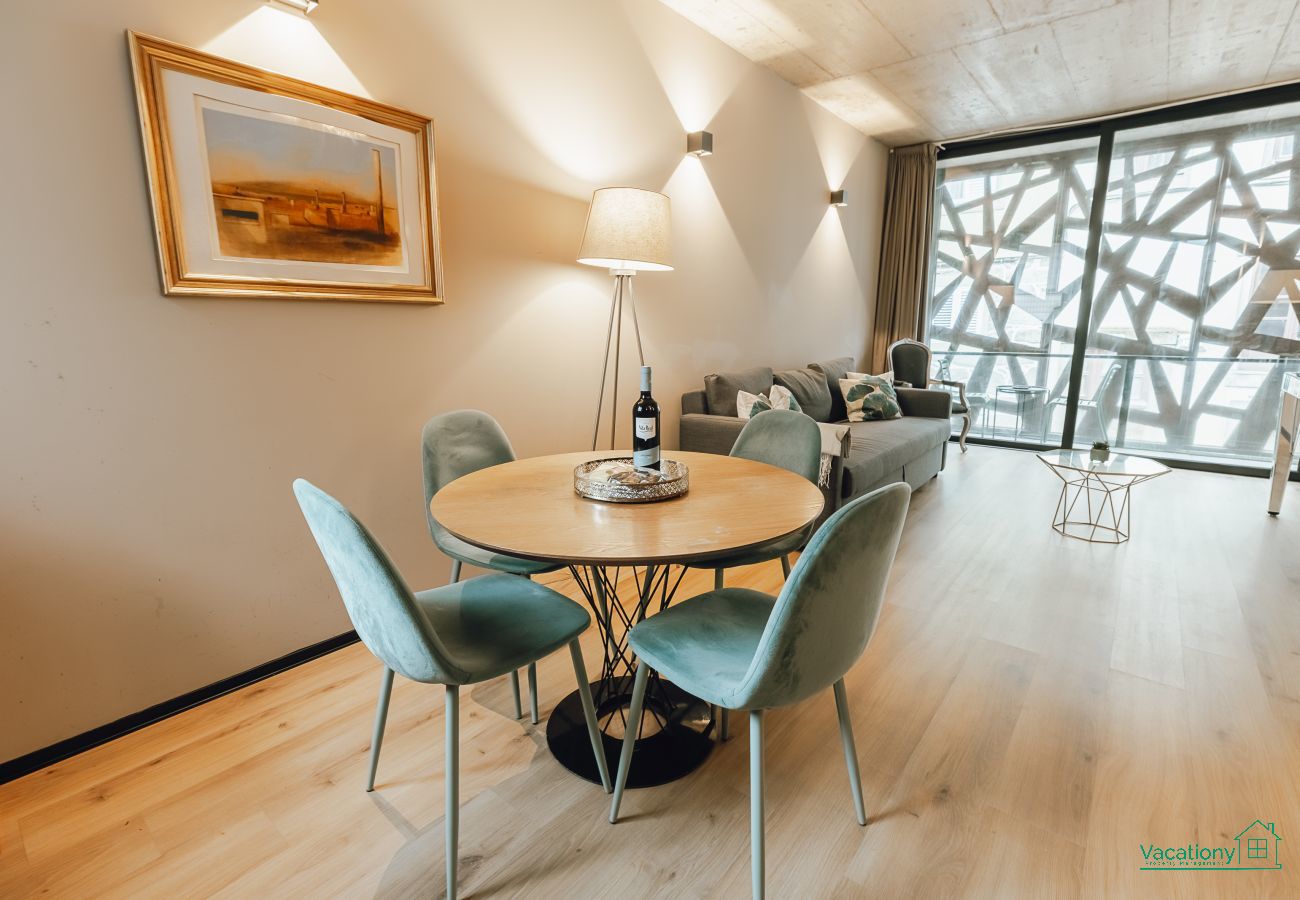 Apartment in Porto - CITY CENTER PREMIUM with GARAGE by VACATIONY