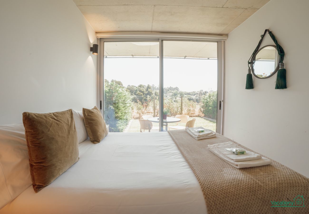 Apartment in Vila Nova de Gaia - AMAZING DESIGN GARDEN with POOL by VACATIONY