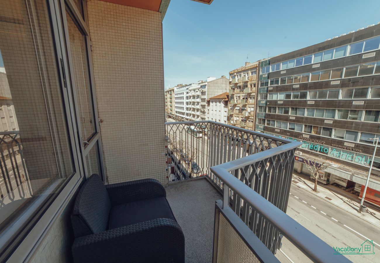 Apartment in Porto - GRAND APARTMENT MERCADO BOM SUCESSO
