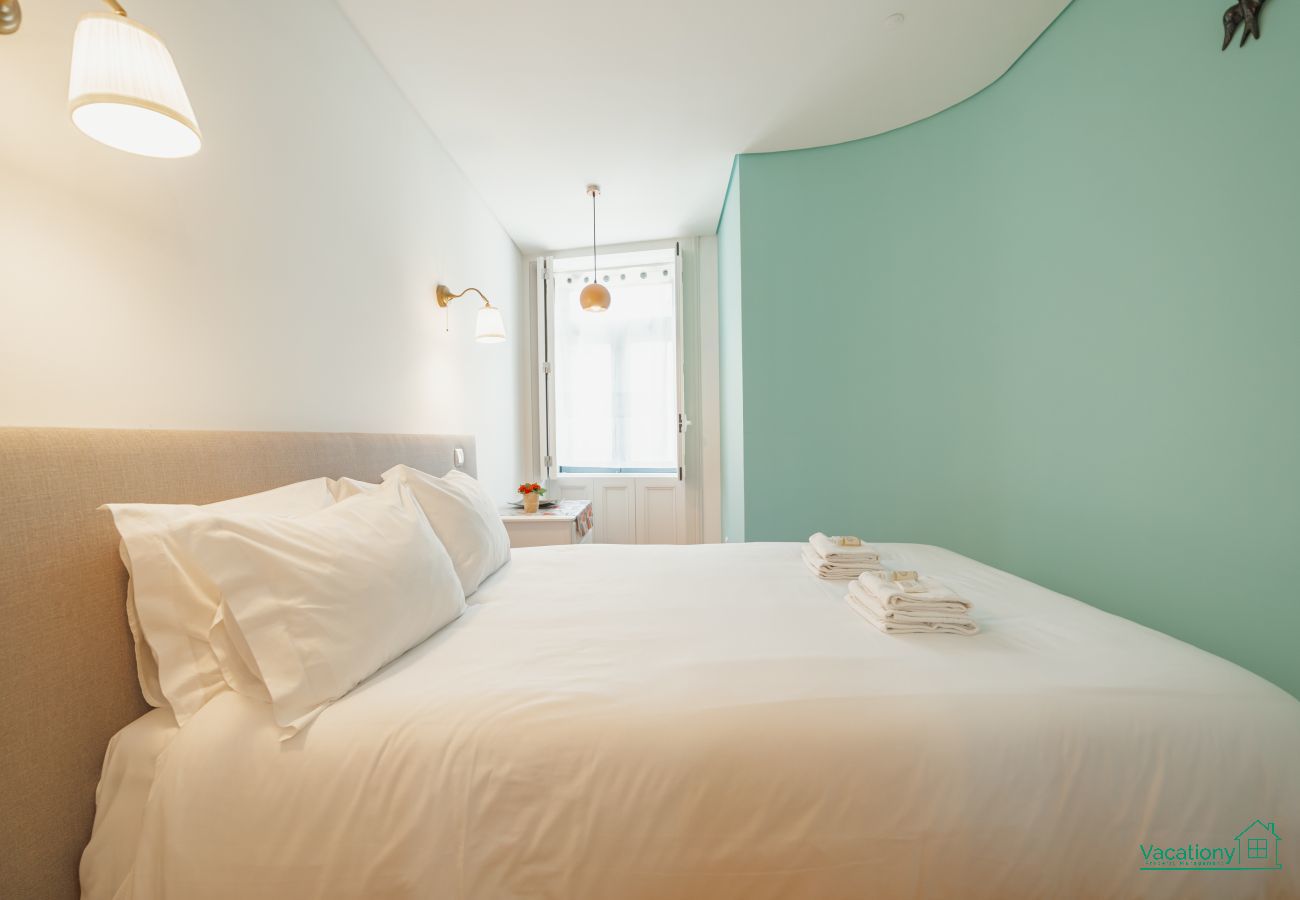 Apartment in Porto - DOWNTOWN CHARMING by VACATIONY