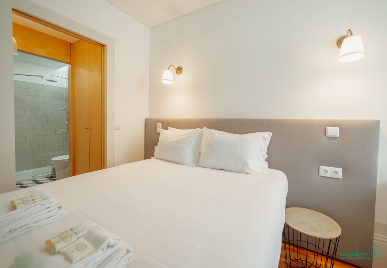 Apartment in Porto - DOWNTOWN CHARMING by VACATIONY