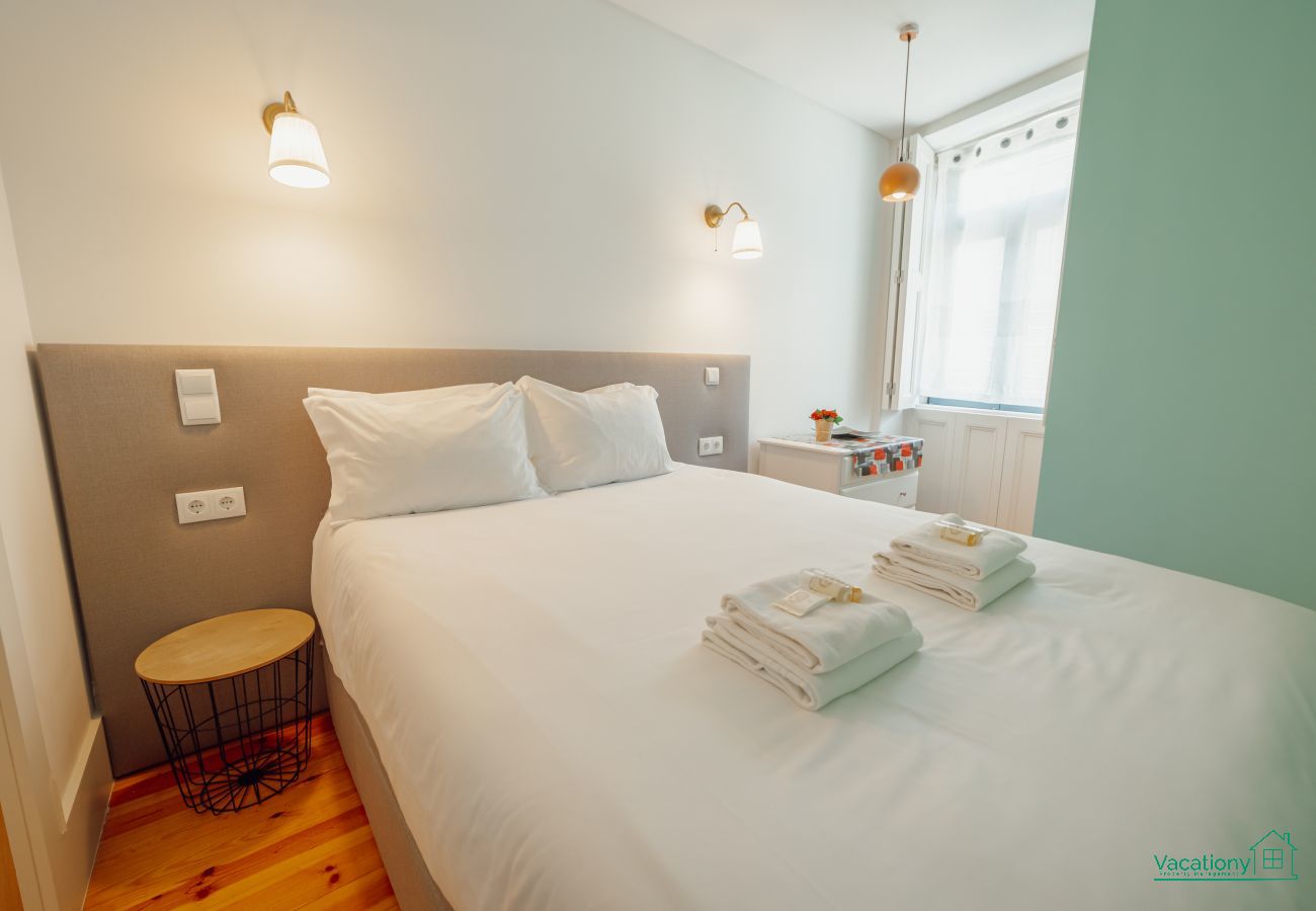 Apartment in Porto - DOWNTOWN CHARMING by VACATIONY