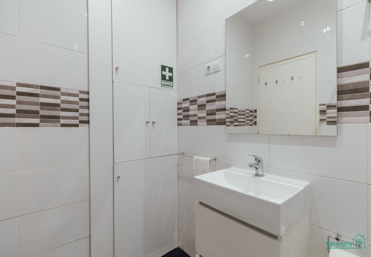 Apartment in Porto - DOWNTOWN INVICTA OASIS by VACATIONY