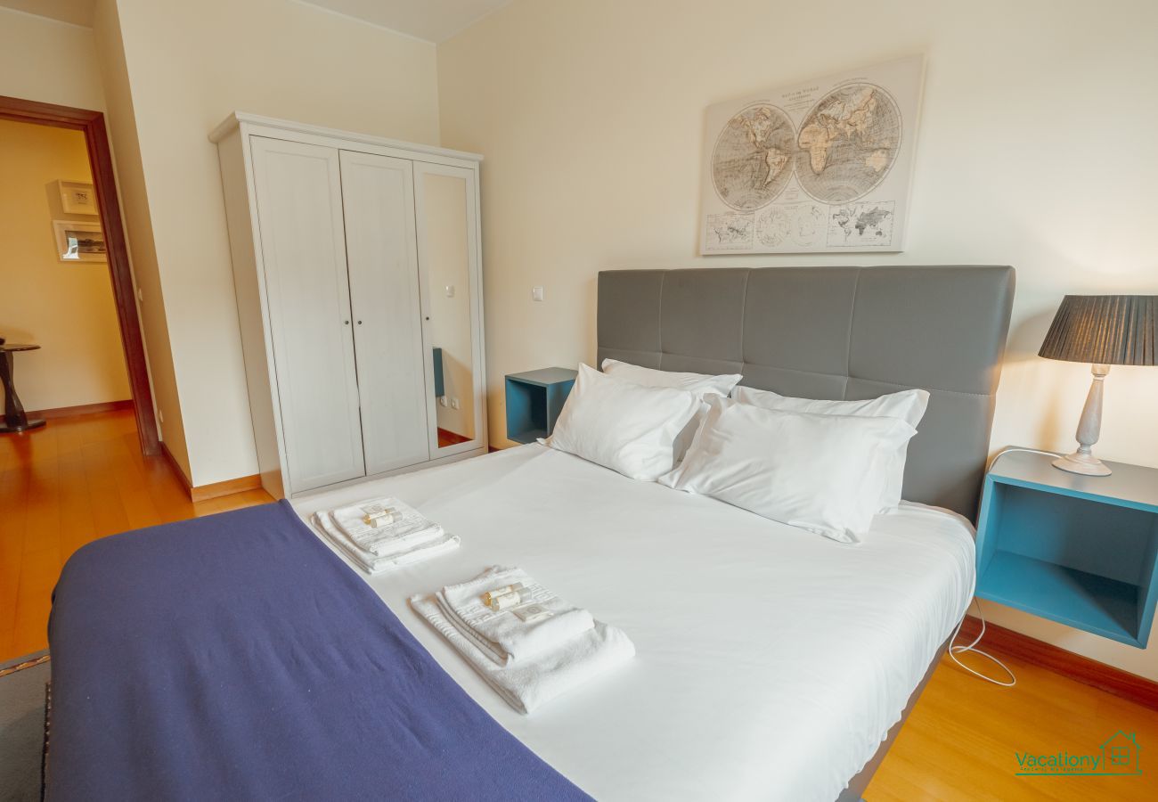 Apartment in Porto - DOWNTOWN DELUXE by VACATIONY