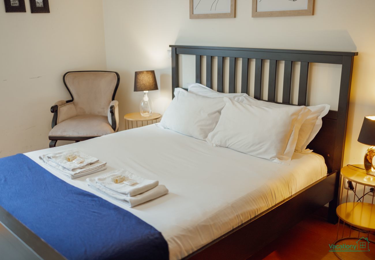 Apartment in Porto - DOWNTOWN DELUXE by VACATIONY