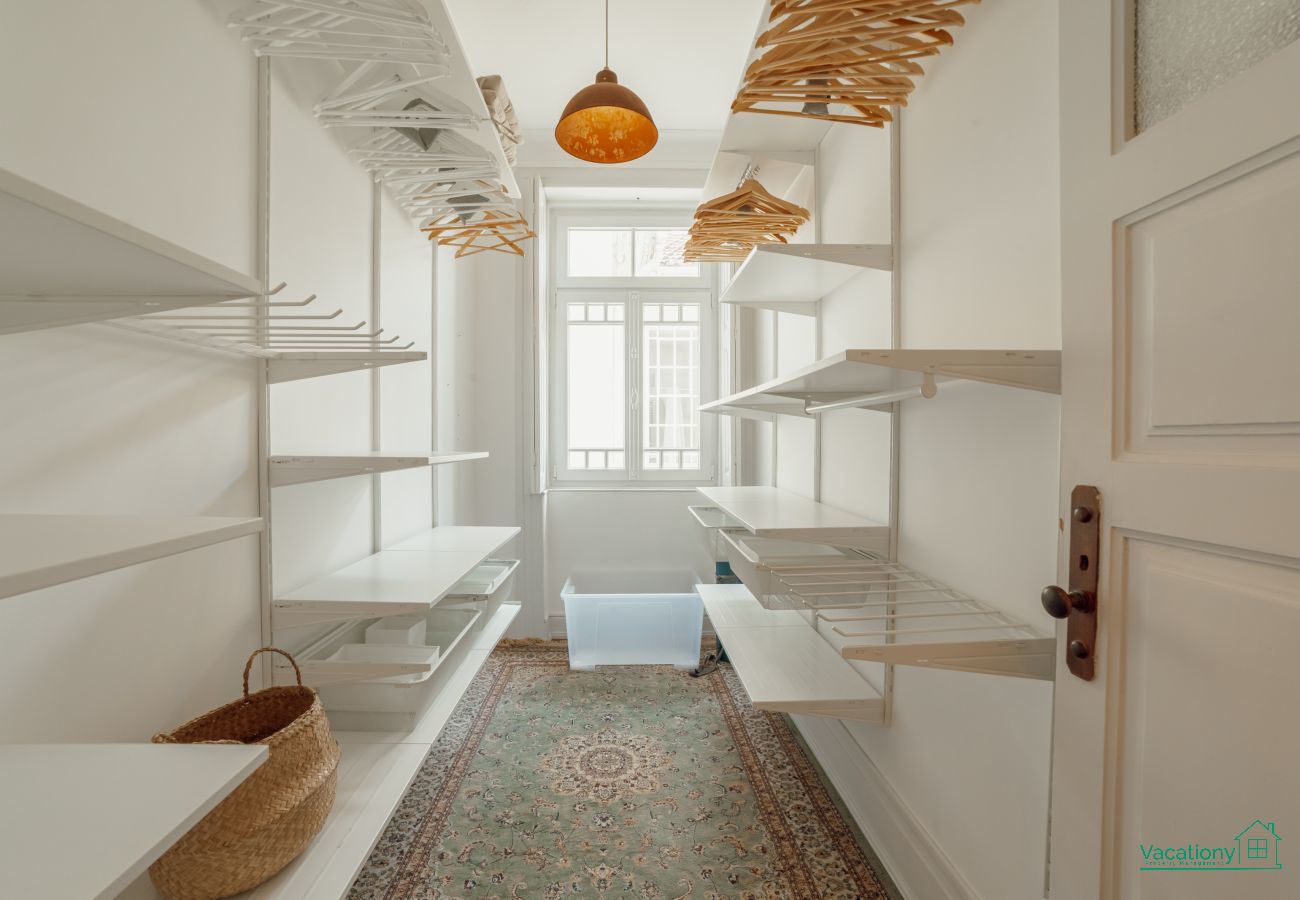 Apartment in Porto - DOWNTOWN RETRO BOLHAO by VACATIONY