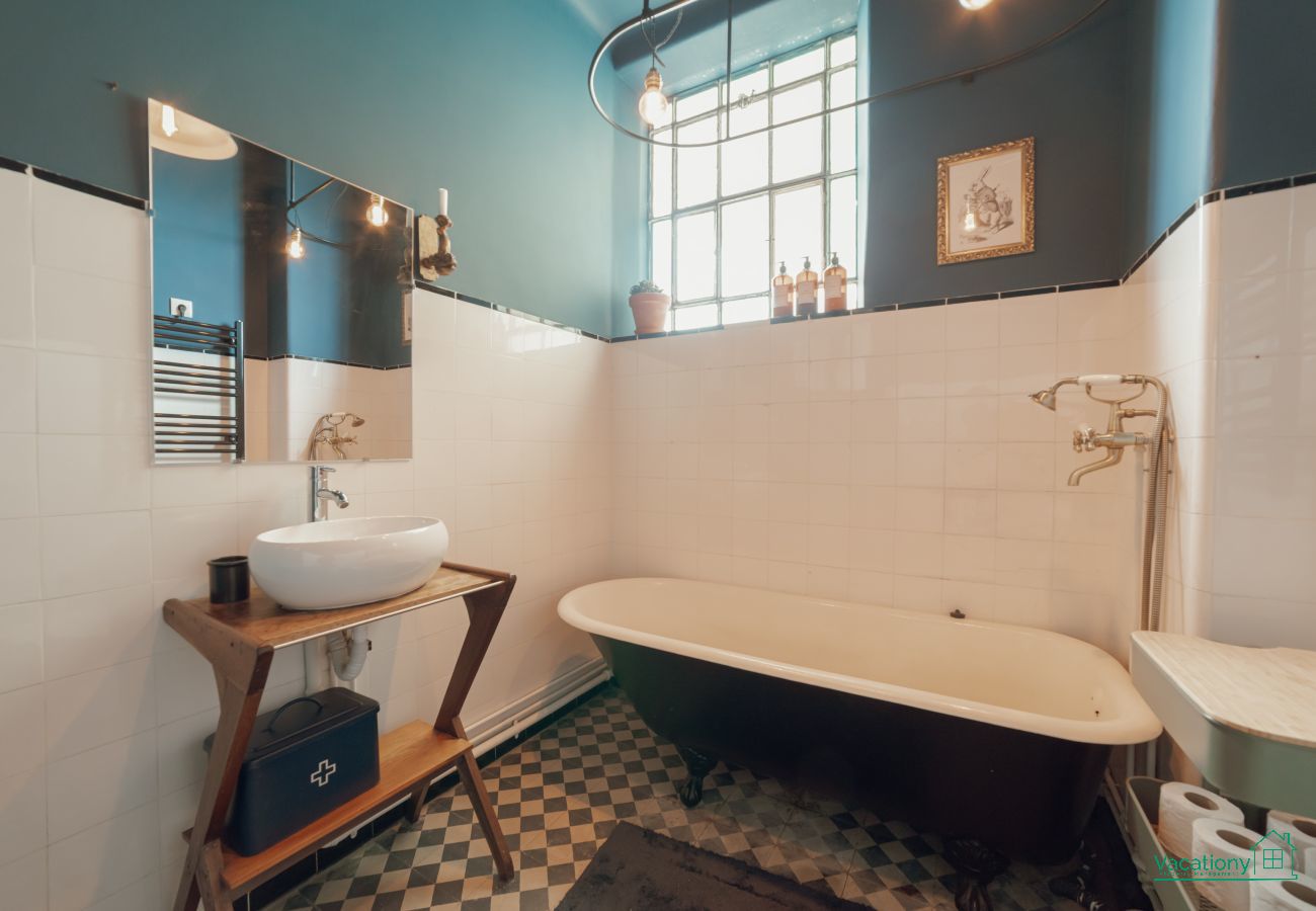 Apartment in Porto - DOWNTOWN RETRO BOLHAO by VACATIONY