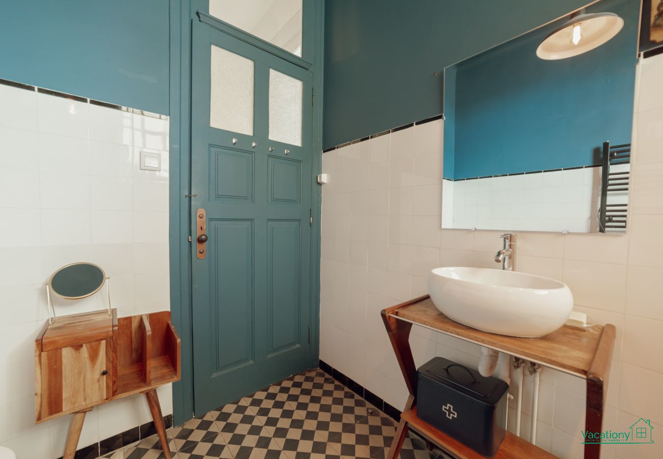 Apartment in Porto - DOWNTOWN RETRO BOLHAO by VACATIONY