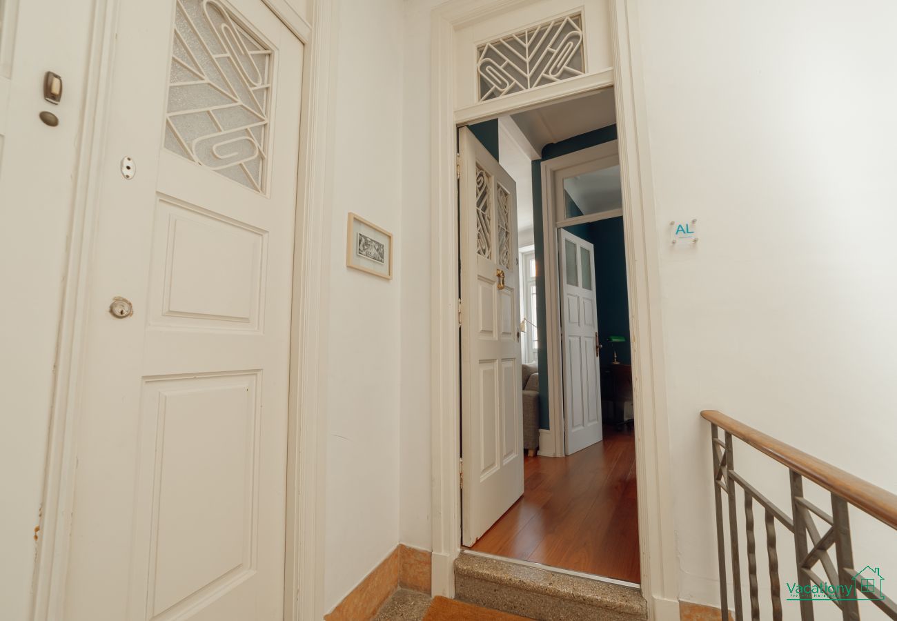 Apartment in Porto - DOWNTOWN RETRO BOLHAO by VACATIONY