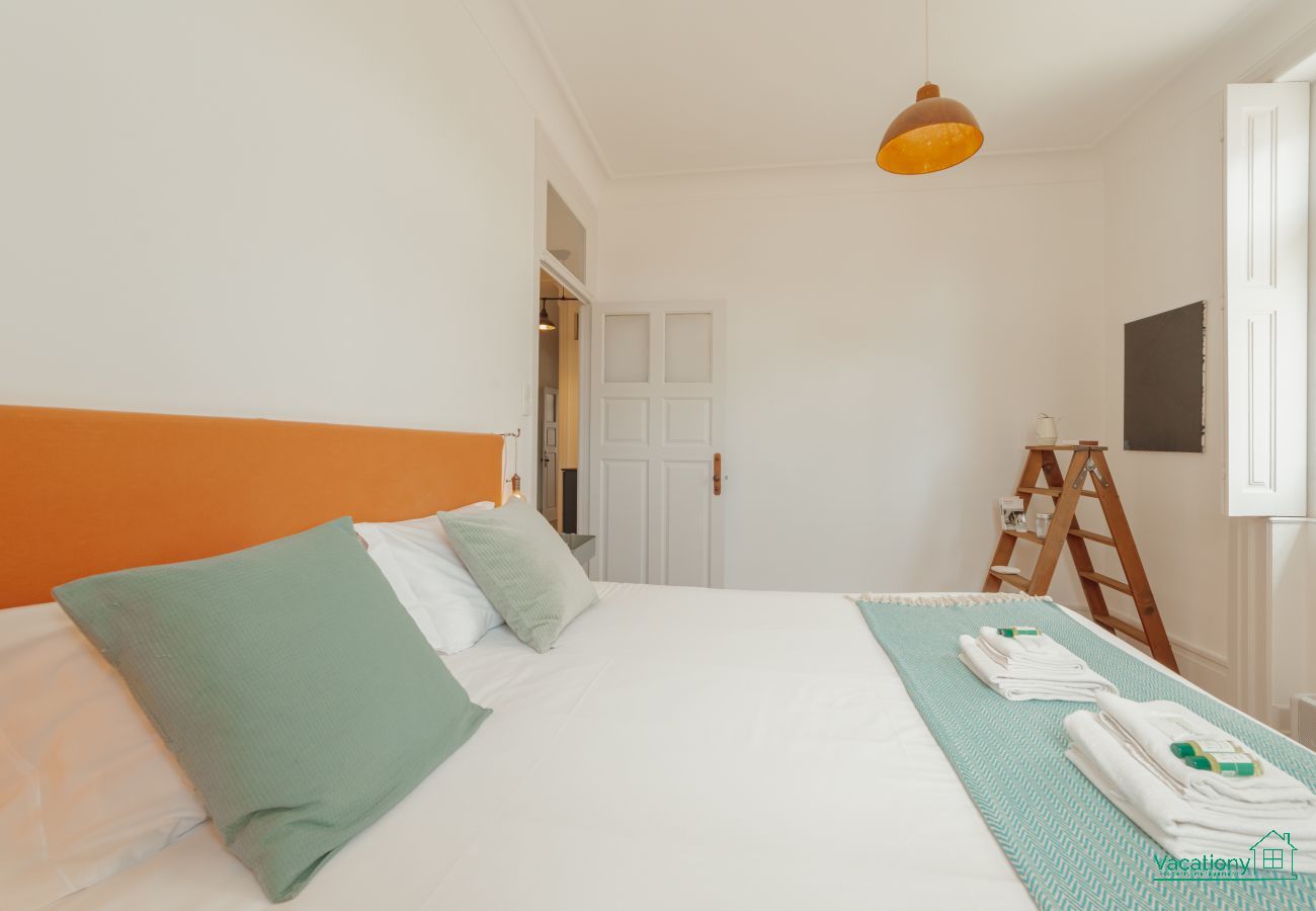 Apartment in Porto - DOWNTOWN RETRO BOLHAO by VACATIONY