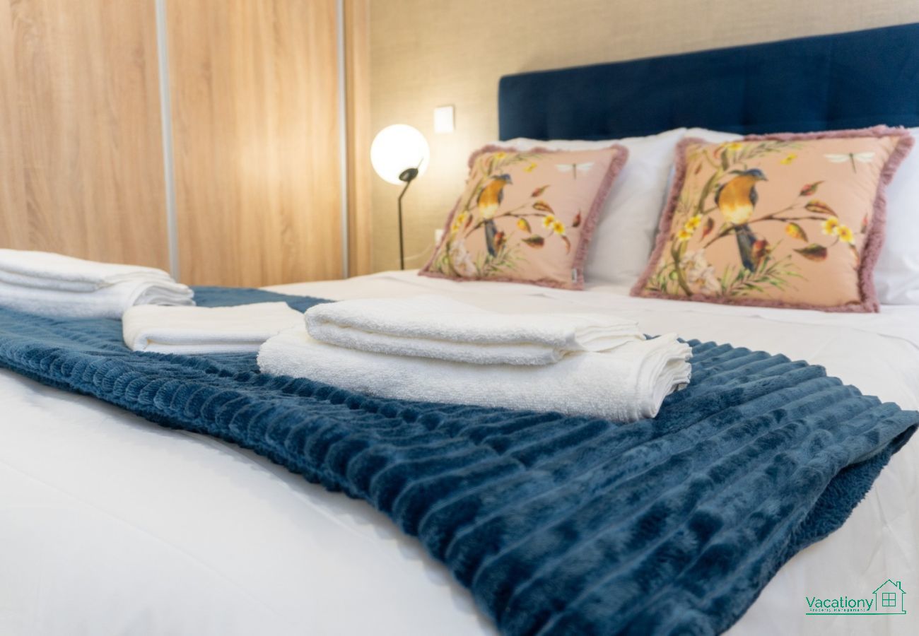 Apartment in Porto - CITY CENTER COMFORT APARTMENT B by VACATIONY