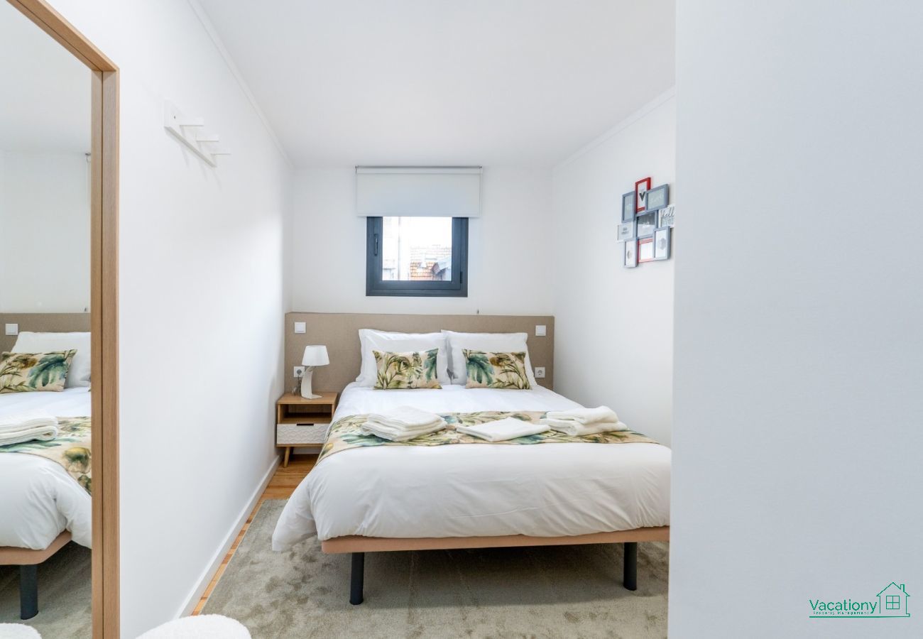 Apartment in Porto - CITY CENTER COMFORT APARTMENT B by VACATIONY