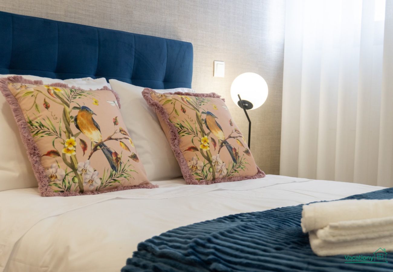 Apartment in Porto - CITY CENTER COMFORT APARTMENT B by VACATIONY