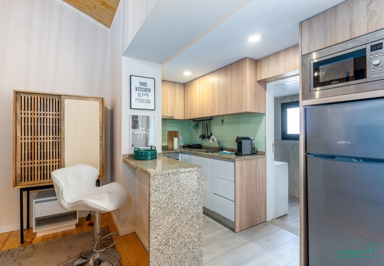 Apartment in Porto - CITY CENTER COMFORT APARTMENT B by VACATIONY