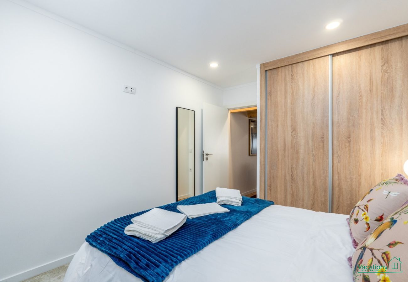 Apartment in Porto - CITY CENTER COMFORT APARTMENT B by VACATIONY