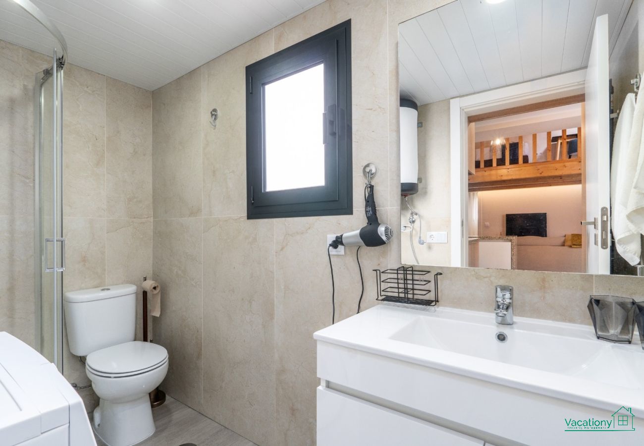 Apartment in Porto - CITY CENTER COMFORT APARTMENT B by VACATIONY