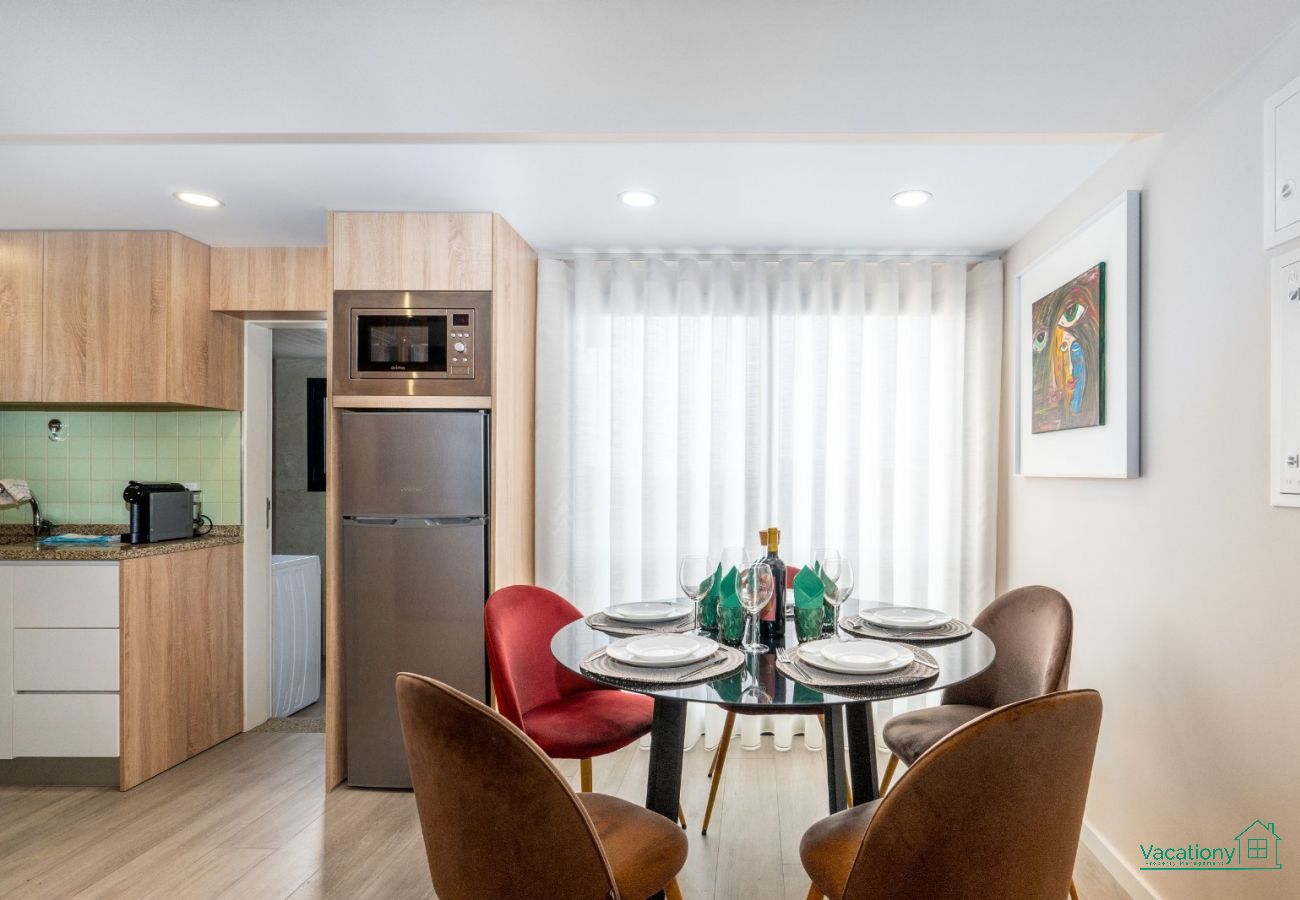 Apartment in Porto - CITY CENTER COMFORT APARTMENT B by VACATIONY