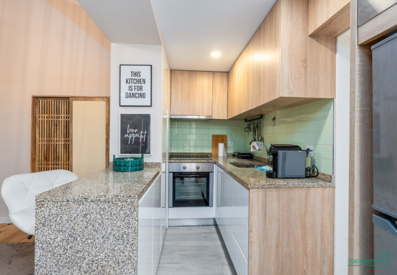 Apartment in Porto - CITY CENTER COMFORT APARTMENT B by VACATIONY