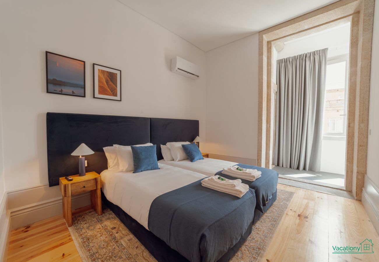 Apartment in Porto - DOWNTOWN GOLD BOLHÃO D by VACATIONY