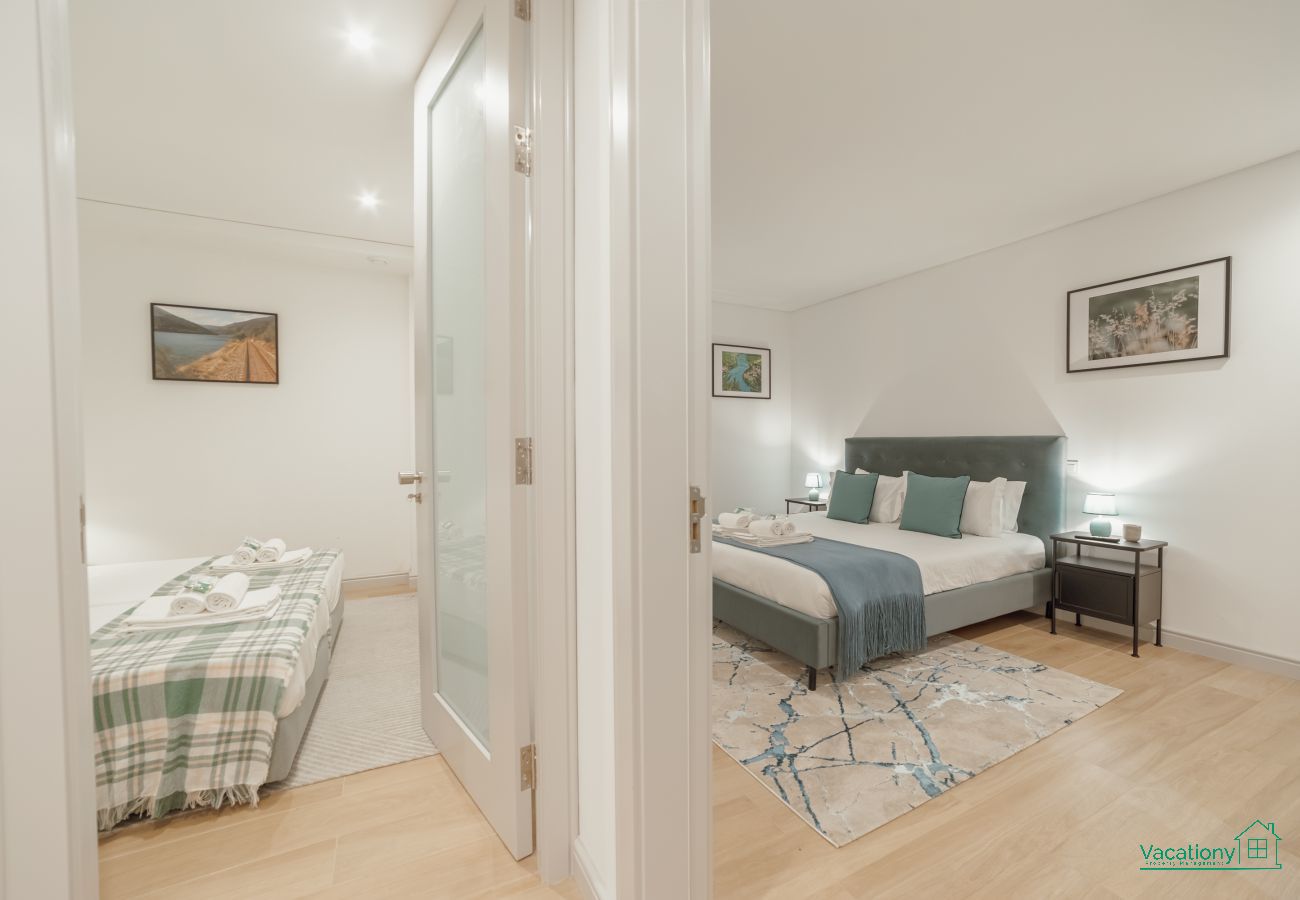 Apartment in Porto - HEART OF PORTO APARTMENT G by VACATIONY
