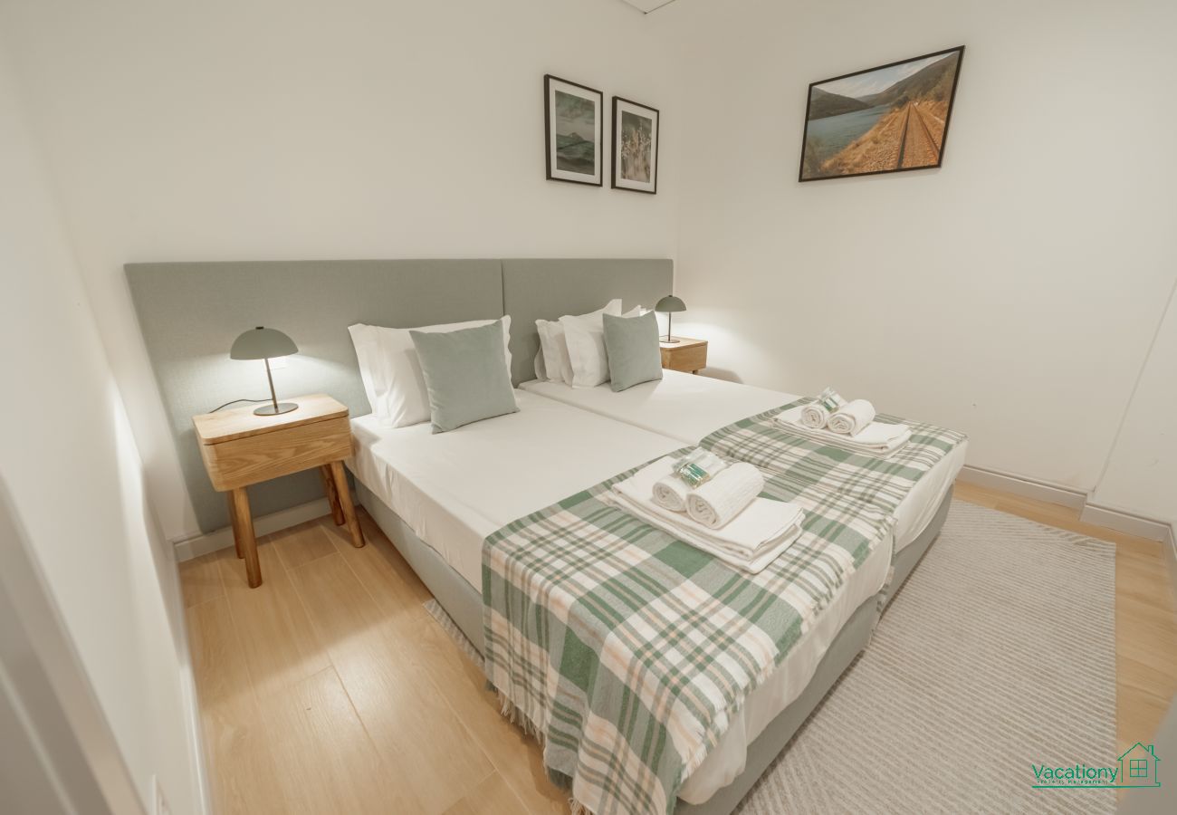 Apartment in Porto - HEART OF PORTO APARTMENT G by VACATIONY