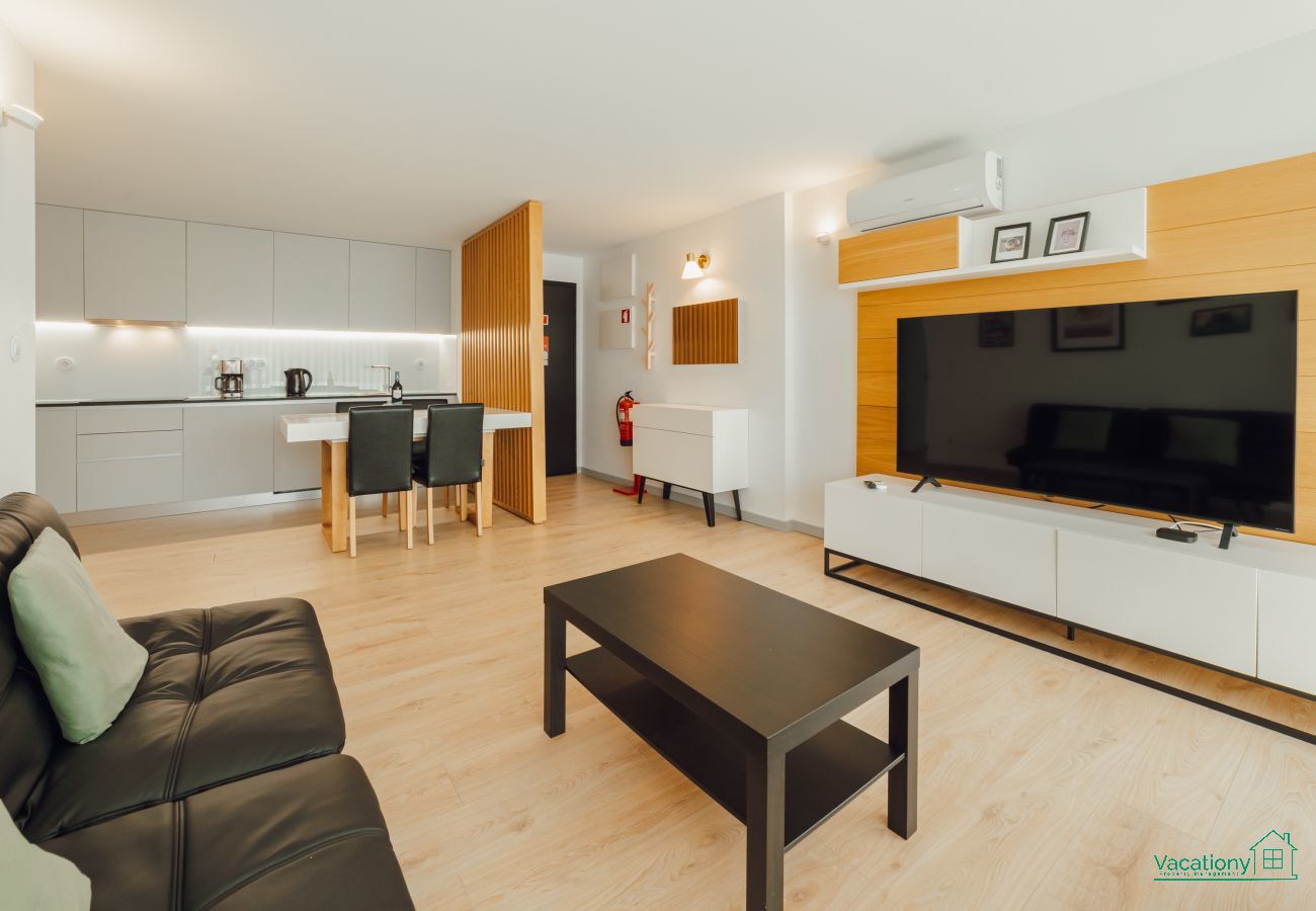 Apartment in Porto - AMAZING RIVERVIEW APARTMENT w/ POOL by VACATIONY