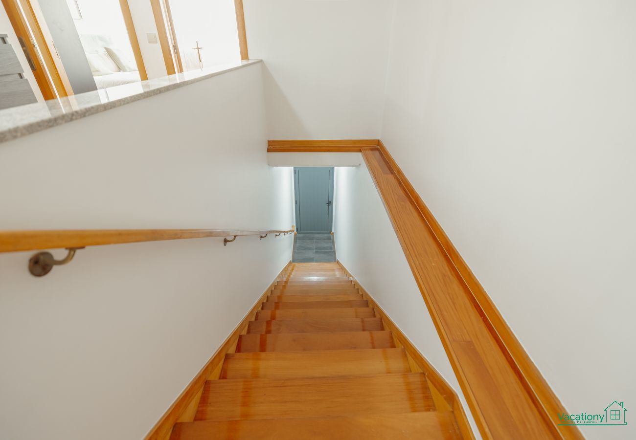 Apartment in Porto - MODERN TERRACE 2BD APARTMENT by VACATIONY